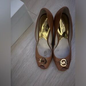 Michael kors  size 7.5 wedge ! Tan colour shoes